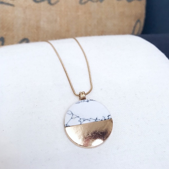 Boutique Jewelry - 🎀 NEW • Gold & White Circle Marble Necklace •